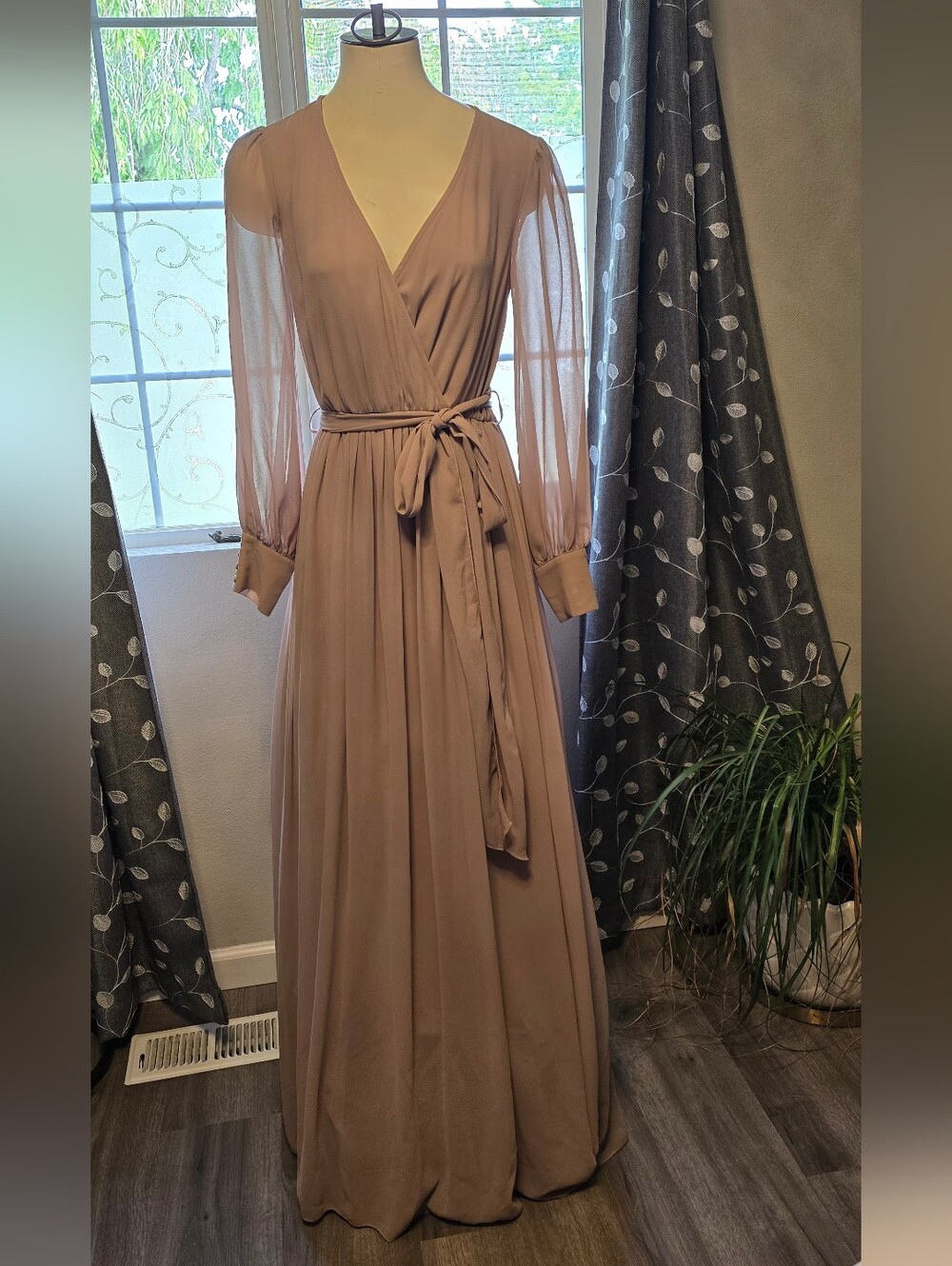 MISS AVENUE LONG DRESS Size Small